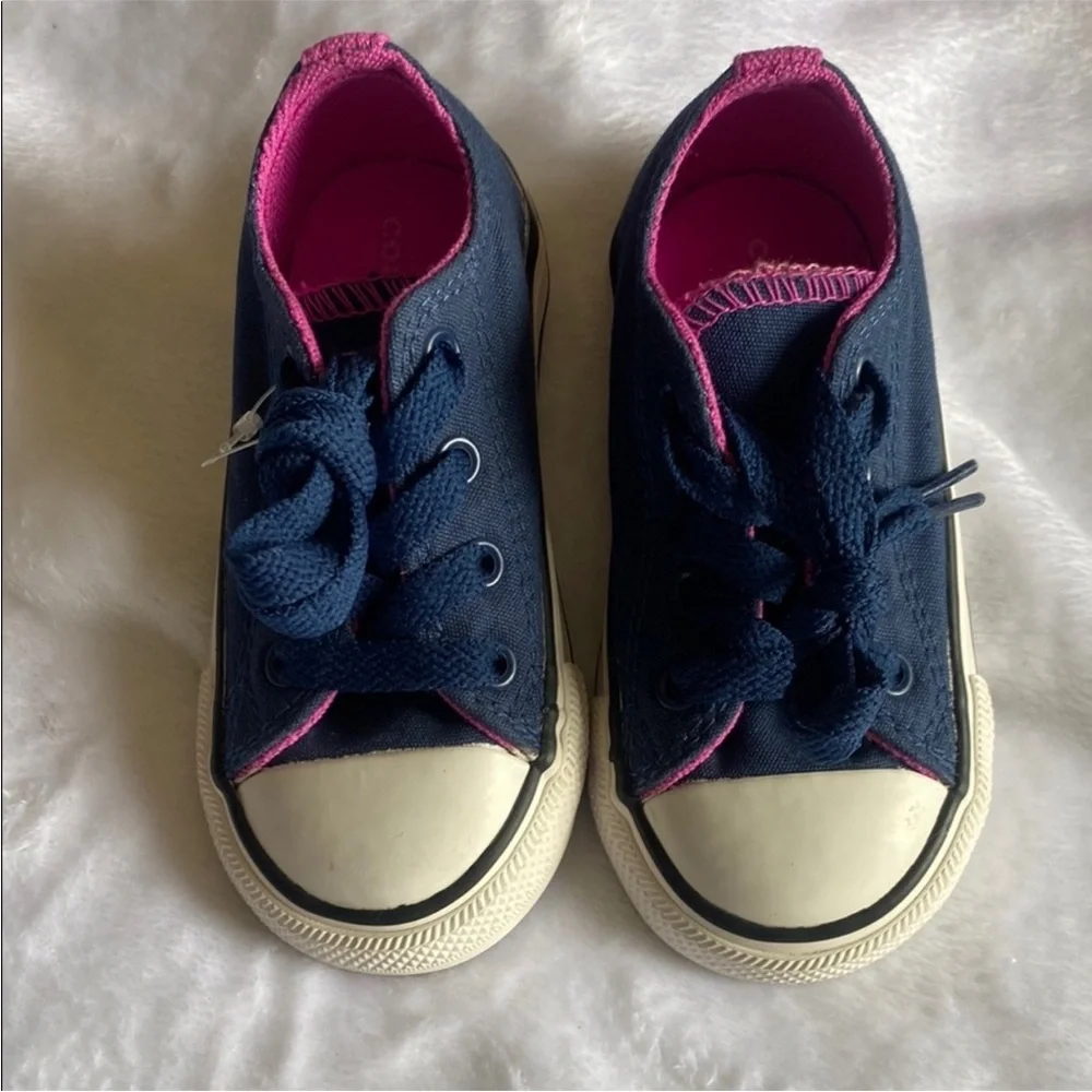Converse Kids Navy and Pink Sneakers. Size 6